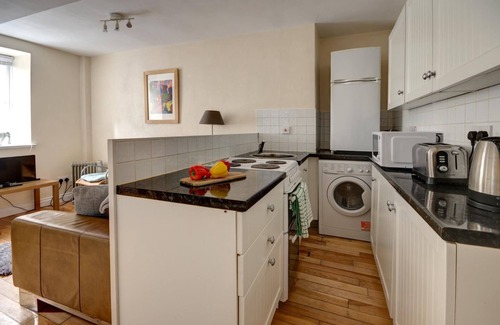 Cirencester Apartment | The Shop Cotswold Apartment Sleeps 2
