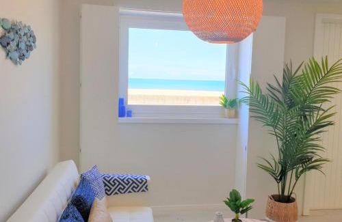 Espinho House | The Shore @ Atlantic Beach - Waterfront Beach House, Tiny Pool, Terrasse