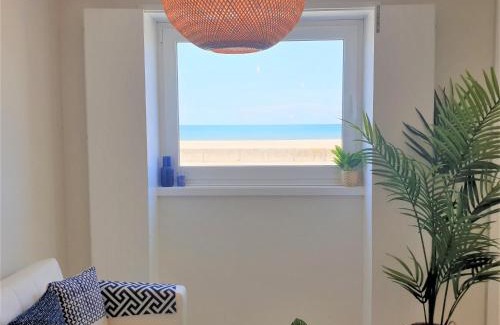 Espinho House | The Shore @ Atlantic Beach - Waterfront Beach House, Tiny Pool, Terrasse