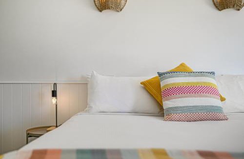 Alexandrina Hotel | The Shore Motel Milang