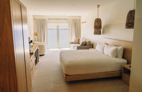 Spring Park Hotel | The Shoreline Hotel
