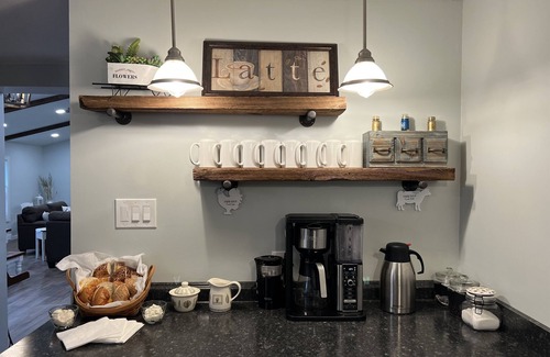Maryland House | The Silliman House - New renovation, Farmhouse Chic, close to baseball parks