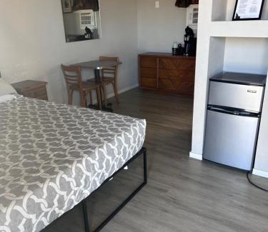 Athol Hotel | The Silverwood Lodge
