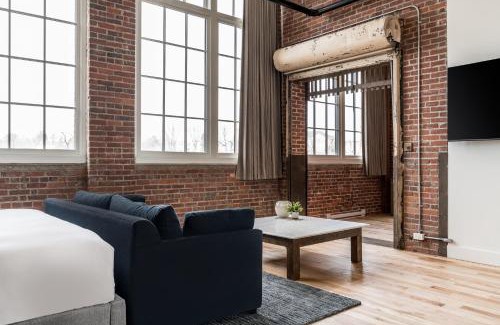 Skowhegan Apartment | The Skowhegan By Kasa
