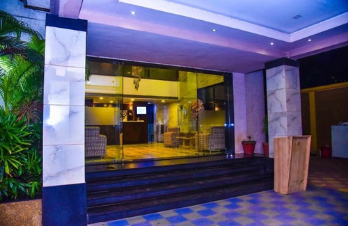 Petlad Hotel | The Sky Imperial Hotel The Maison