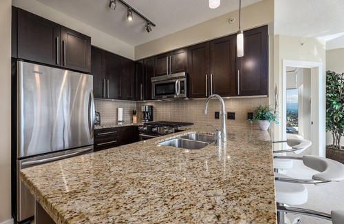 North End Condo | The Skye at Waterscapes Kelowna Luxurious Lake View Condo