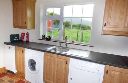 Cahirciveen Cottage | THE SLATE HOUSE, family friendly in Cahersiveen, County Kerry