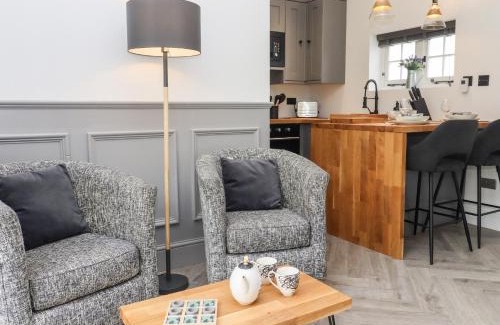 Stuppington House | The Snug at Pickelden Farmhouse