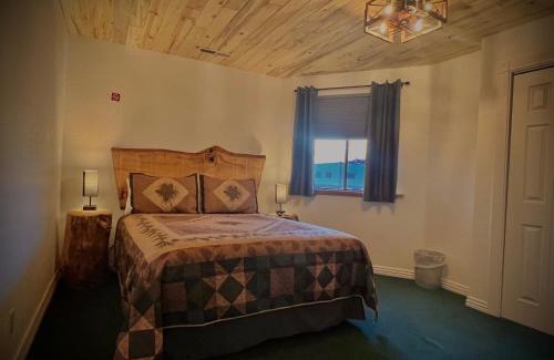 Loa Hotel | THE SNUGGLE INN