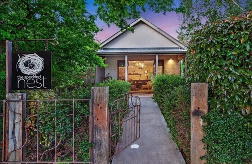 Millthorpe Apartment | The Speckled Nest - Self-contained studio home for 2 in a peaceful garden