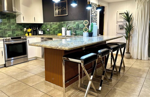 Paradise Valley Village House | The Spicy Cactus 2BR by Hiking Spot w/Patio & BBQ