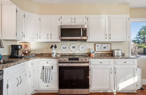 Waterford Other | The Spring House: Entire Home Rental on 74-acre, Scarlet Springs Farm