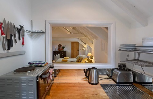 Rhydwyn Apartment | The Stable Loft - a sea view that sleeps 2 guests in 1 bedroom