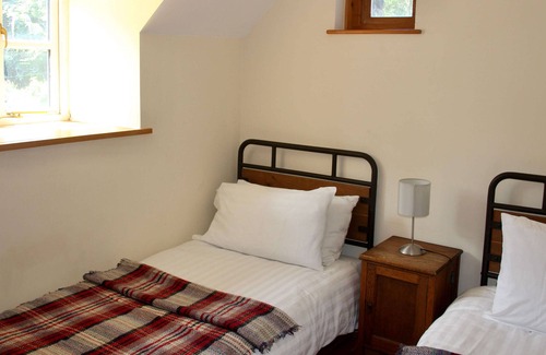 Tremain Cottage | The Stables -3 miles from stunning Aberporth Beach