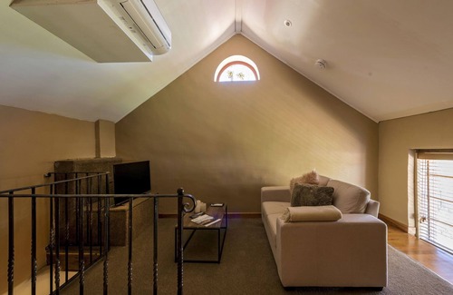 Langhorne Creek Bed & Breakfast | The Stables BnB, Malbec Suite, located in heart of Langhorne Creek Wine Region