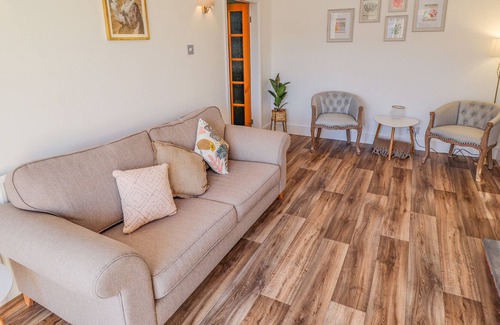 Lincoln House | THE STABLES, family friendly, with a garden in Metheringham