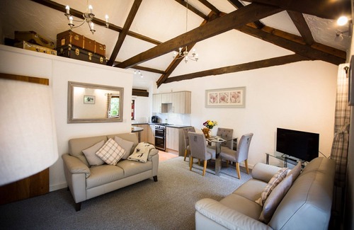 Devon Cottage | The Stables - Fully accessible dog friendly with a hot tub