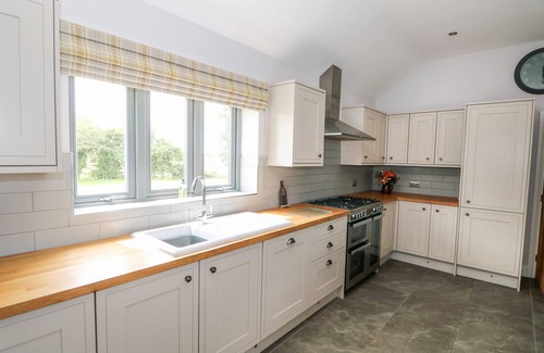 Boston Cottage | THE STABLES, pet friendly, character holiday cottage in Old Leake