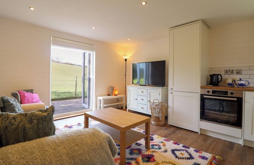 Mold Cottage | THE STABLES, pet friendly, with a garden in Tafarn-Y-Gelyn