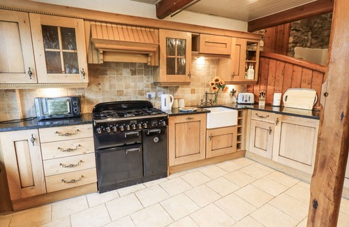 Horton in Ribblesdale Cottage | THE STABLES, pet friendly, with a garden in Horton-In-Ribblesdale