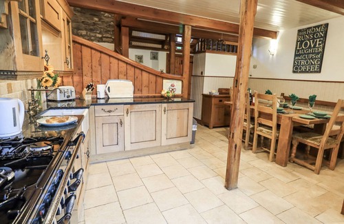 Horton in Ribblesdale Cottage | THE STABLES, pet friendly, with a garden in Horton-In-Ribblesdale