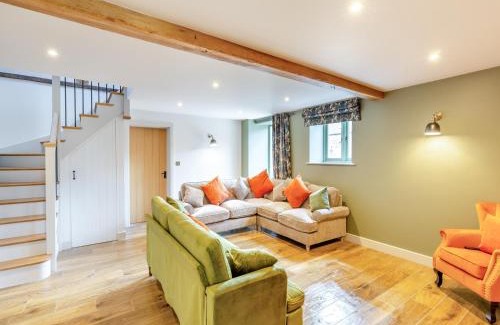 Shrewsbury House | The Stables - Uk44139