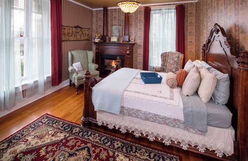Galena Bed & Breakfast | The Steamboat House Bed & Breakfast