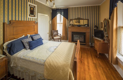 Galena Bed & Breakfast | The Steamboat House Bed & Breakfast