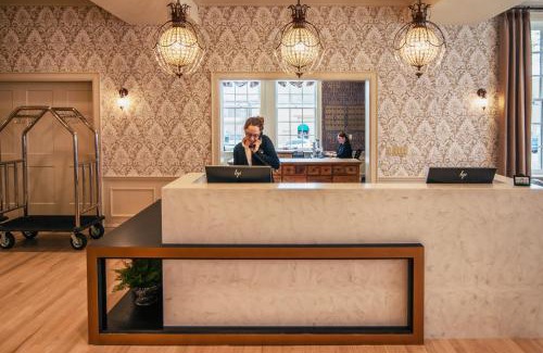 Downtown Kenosha Hotel | The Stella Hotel & Ballroom