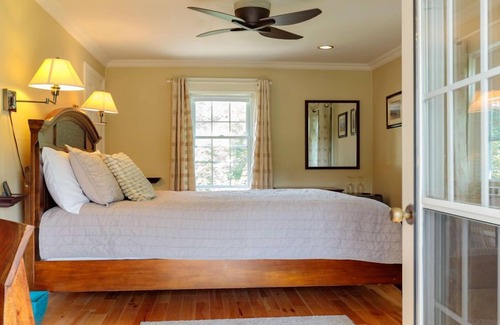 Wolfville Bed & Breakfast | The Stella Rose B&B