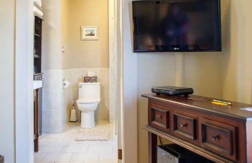 Wolfville Bed & Breakfast | The Stella Rose B&B