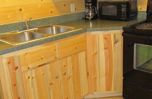 Wapiti Cabin | The Stewart - Cabin with Mountain views, Close to Yellowstone