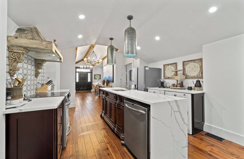 Amherstburg House | The Stone Cottage