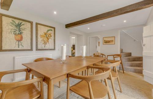 Medbourne House | The Stone House