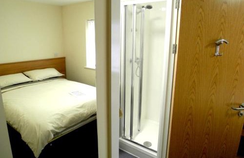 Cannock Bed & Breakfast | The Stop - Hollies Truckstop Café