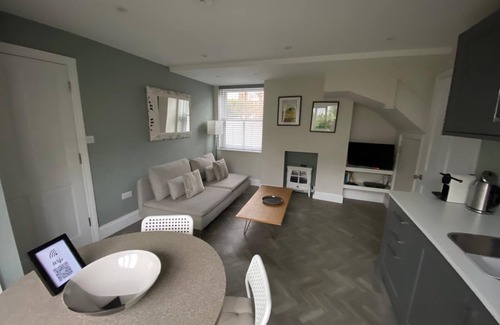 Worthing Apartment | The Studio - Apartment with Garden View