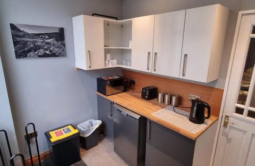 Port Talbot Bed & Breakfast | The Studio at EMTB&B