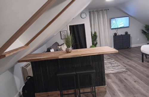 Johnston Apartment | The Studio-Suite at Putnam Pike NEW APT Near PVD