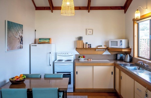 Coles Bay Cottage | The Summer Shack - Freycinet Holiday Houses