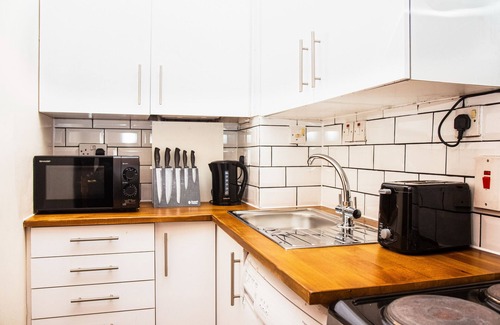 Aberdeen West End Apartment | The Summit Apartment Westend - Quiet and Cozy West end flat