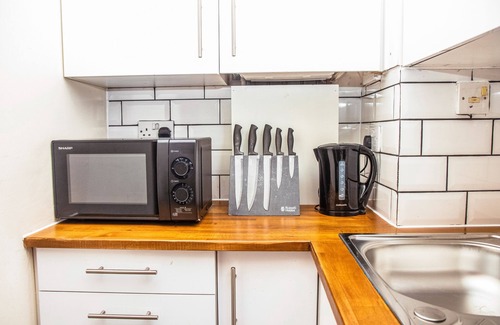 Aberdeen West End Apartment | The Summit Apartment Westend - Quiet and Cozy West end flat