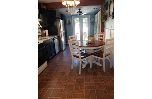 Lower Township House | The Sunflower Bungalow nSPRING SPECIAL! MARCH AND APRIL! DISCOVER CAPE MAY!
