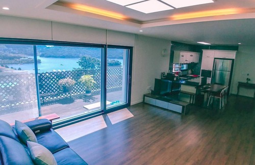 Minjim House | The sunset is a beautiful house. Quiet and independent.