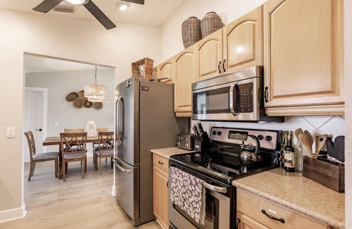 Deep Creek House | The Sunset Lake House/heated pool/pool table/4 bed/2 bath