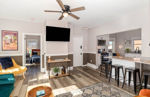 Michigan City Apartment | The Sunshine House: Scenic Skies Unit