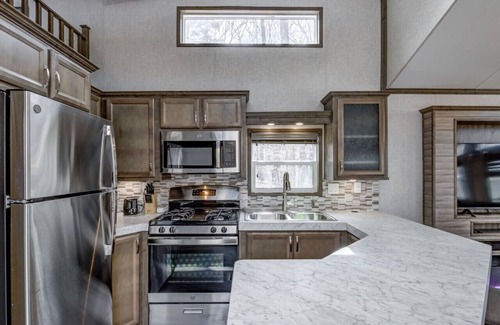 Brill House | The Swan at Lincolnwood Resort