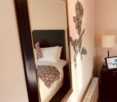 Almondsbury Hotel | The Swan Hotel