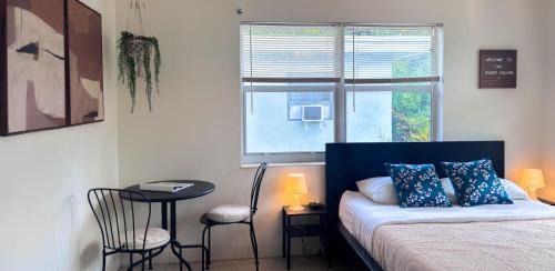 Lake Ridge Apartment | The Sweet Escape Studio - Pets/Parking/Beach
