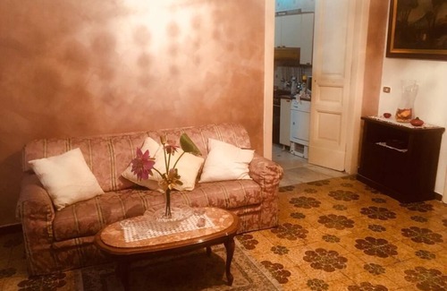 Secondigliano Apartment | THE SWEET STOP AT THE HOME OF LINDA