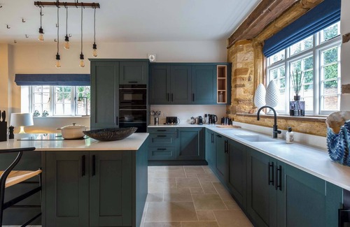 Kelmarsh House | The Talbot – Exceptional Retreat with Hot Tub